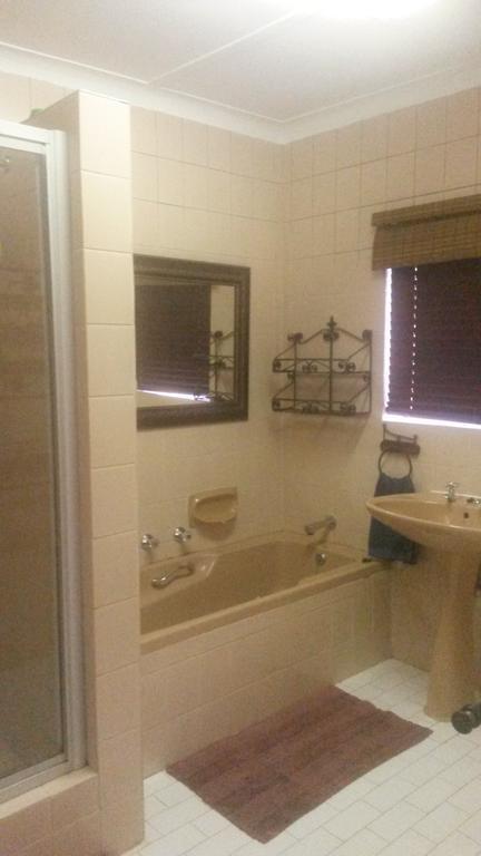 The Birches Backpacker Lodge Randburg Εξωτερικό φωτογραφία