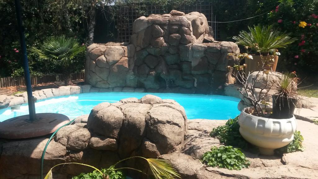 The Birches Backpacker Lodge Randburg Εξωτερικό φωτογραφία
