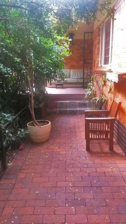 The Birches Backpacker Lodge Randburg Εξωτερικό φωτογραφία